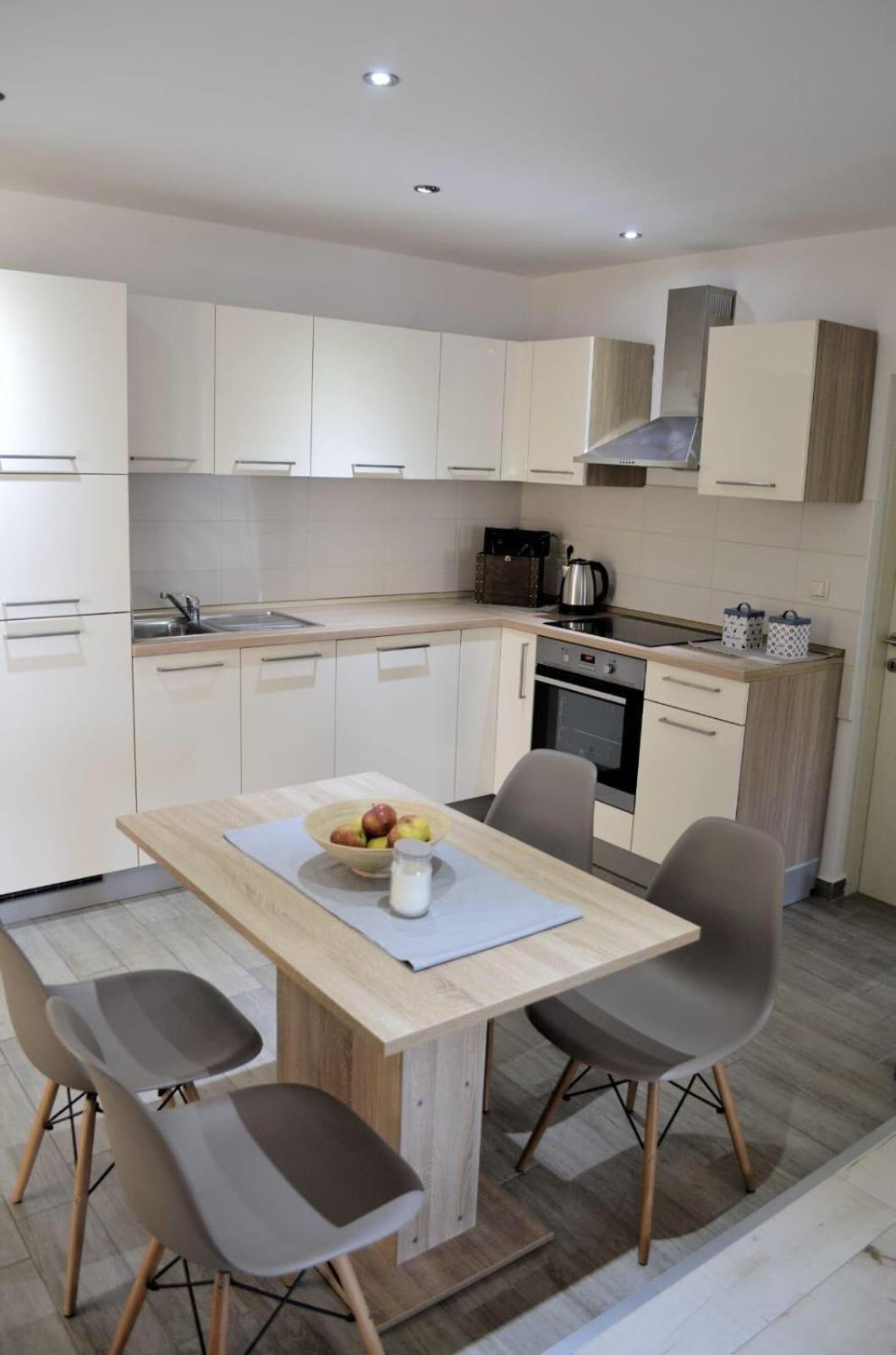 Apartmani Spanja โวดีเซ ภายนอก รูปภาพ